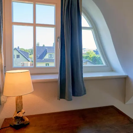 Moenchguter Reethus Mit Wasserblick, Kamin, Sauna Holiday home Alt Reddevitz