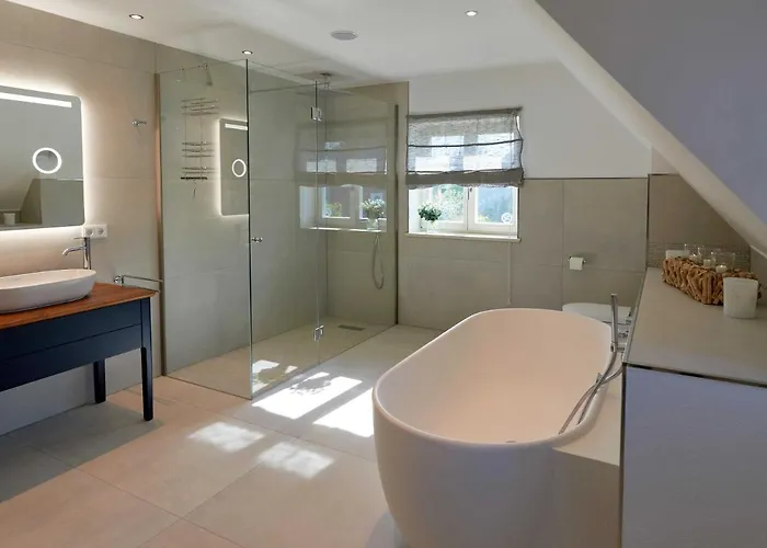 Moenchguter Reethus Mit Wasserblick, Kamin, Sauna Hébergement de vacances Alt Reddevitz